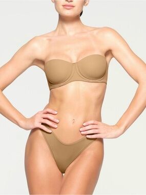 Skims fits everybody strapless bra 36DD